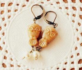 'Wisdom' 02, gold owl earrings - 'Treasures' collection - beige, gold, cream, vintage style jewelry