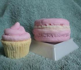 Mini Cupcake and Macaroon Gift Set - Raspberry Cream Cupcake Scent