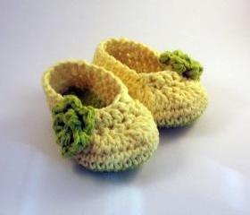 Crochet Rose Baby Booties in yellow and green 