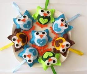 8 Mini Felt owls plush toys in Green, Blue, brown and yellow. A146
