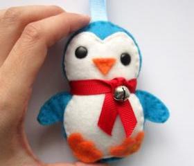 Adorable Felt Baby Penguin Plush Ornament A137