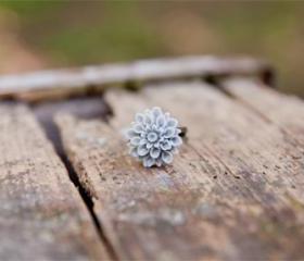 Grey Chrysanthemum Cabochon Vintage Style Ring Maid of Honor Gifts - Cloudy