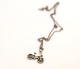 Vintage Style Bicycle Charm Pendant Necklace Perfect for Bridesmaid Gifts