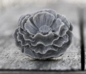 Large Grey Flower Poppy Rose Ring in a Vintage Style - Smoke