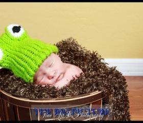 Bright Green Newborn Frog hat