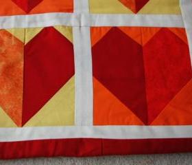 Baby cot quilt - red hearts