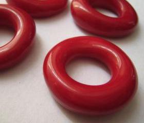 4 qty 28mm vintage lucite red round uneven ring