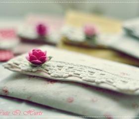 Wesley purse in linen shabby chic roses and gingham shades of pink 
