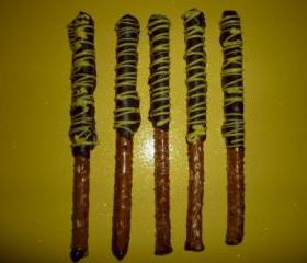 Pittsburgh Steeler Game Day Sports Chocolate Covered Pretzel Rods 1doz