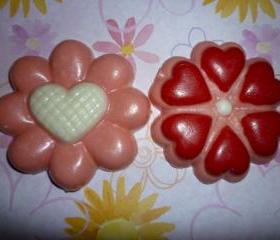 Romantic Chocolate Heart Shaped Daisy Flowers Set of 4