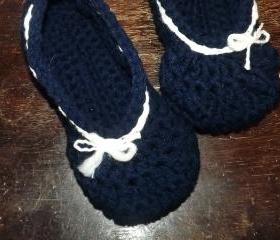 Crochet slipper, navy blue and white