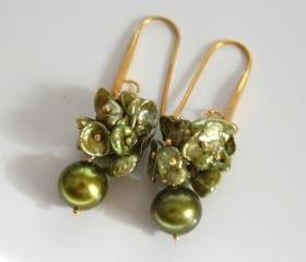Green fresh water pearl and keishi pearl earrings