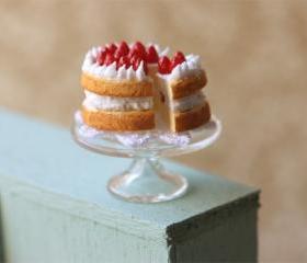 Miniature Food - Dollhouse Homemade Strawberry Short Cake 