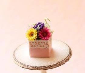 Dollhouse miniature gerbera daisies in 1/12 Scale 