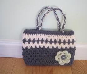 Crocheted purse/handbag -small - gray/white (P14)