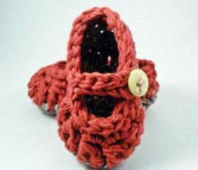 Red baby booties, mary jane style, crochet