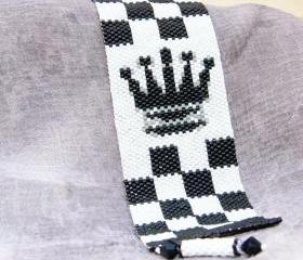 Chess Black Queen Beadwoven peyote stitch bracelet