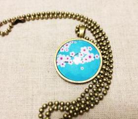 Flower Necklace, Glass Pendant Necklace, Round Charms, Personalized Jewelry, Jewelry Online