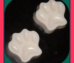 Dog Shampoo Bar made with goat's milk - Honey Almond Scented 4 oz