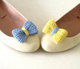Opposites attract. Crochet bow shoe clips.Sky blue and pale yellow.