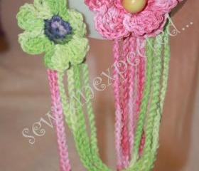 Crochet flower necklace