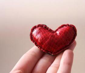 red dragon heart - brooch pin - romantic lovely cute geek geekry - red faux leather - dungeons and dragons inspiration