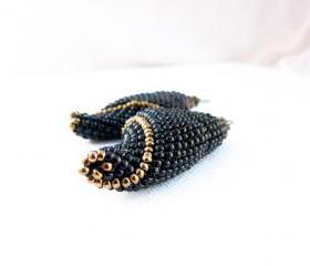 Black Shell. Vintage Look. Beaded Dangle Earrings. Holiday style Fashion jewelry