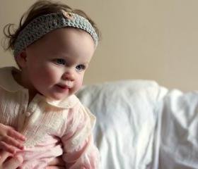 Girls Crochet Headband - for babies or girls in Grey/Gray