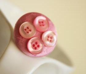 sweety and pink buttons - ring