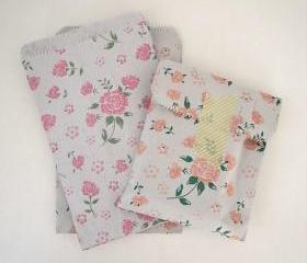 Set of 30 vintage flower 2 colors pink and coral 19 cm X13cm printed flat paper gift bags gift wrap