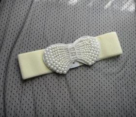 1920s white beaded bow belt