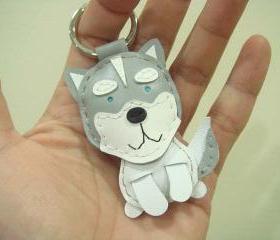 Etana the Siberian Husky leather keychain ( Grey )
