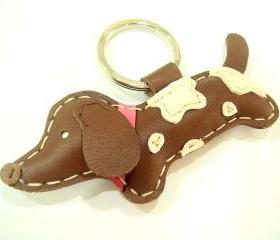 Lilah the Dachshund leather keychain ( Brown )