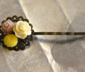 Araluen in bright yellow : antique brass bobby pins hair clips