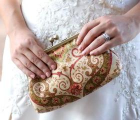 Clutch Frame Kisslock Purse Lined in Silk in a Damask Print Purse