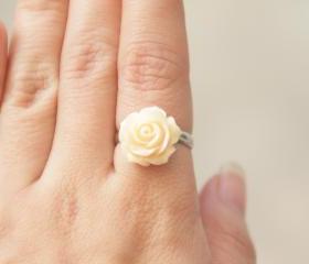 La Rose Cream orange resin ring