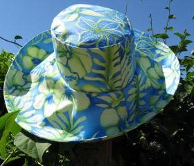 Wide Brim Sunhat in Blue Green Floral Print