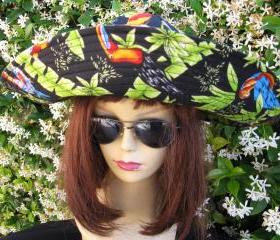 Black Parrot Print Wide Brim Sunhat