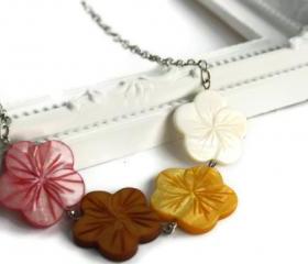 Chunky necklace with Hawaiian flowers in pink, brown and white lake shells beads. Ready to ship.