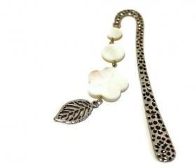 Beaded bookmark. Perfect gift for readers, teachers and any book lover. White shell beads. Ready to ship.