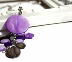 Fashion necklace with chunky pendant in purple and black lake shells beads: chic, simple and classy. Ready to ship.