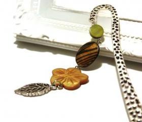 Bookmark with pendant. Beaded bookmark. Perfect gift for readers, teachers and any book lover. Green and brown shell beads. Ready to ship.