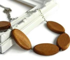 Chunky bead necklace. Light brown necklace with wood beads. Perfect summer fashion. Ready to ship.