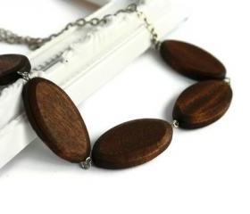 Brown chunky bead necklace. Oval wood beads.