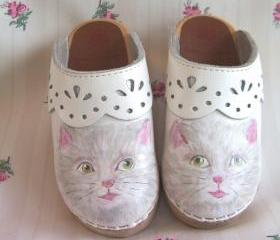Toddler Girl Shoes Clogs Kitty Size 9 Euro 26 white pink Hand Painted shabby