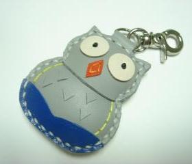 Lovely Fiona the Owl Leather Charm ( Grey )
