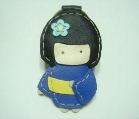 Sakura the Geisha Doll leather keychain ( Blue )
