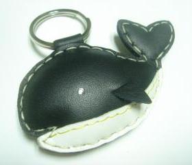 New Umi the Whale Leather Keychain ( Black )