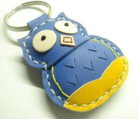Fiona the Owl Leather Keychain ( Blue )
