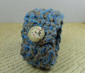 Handmade crochet bracelet - blue & beige